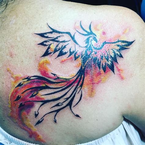 Tatouage Phoenix : 50 idées et photos sublimes